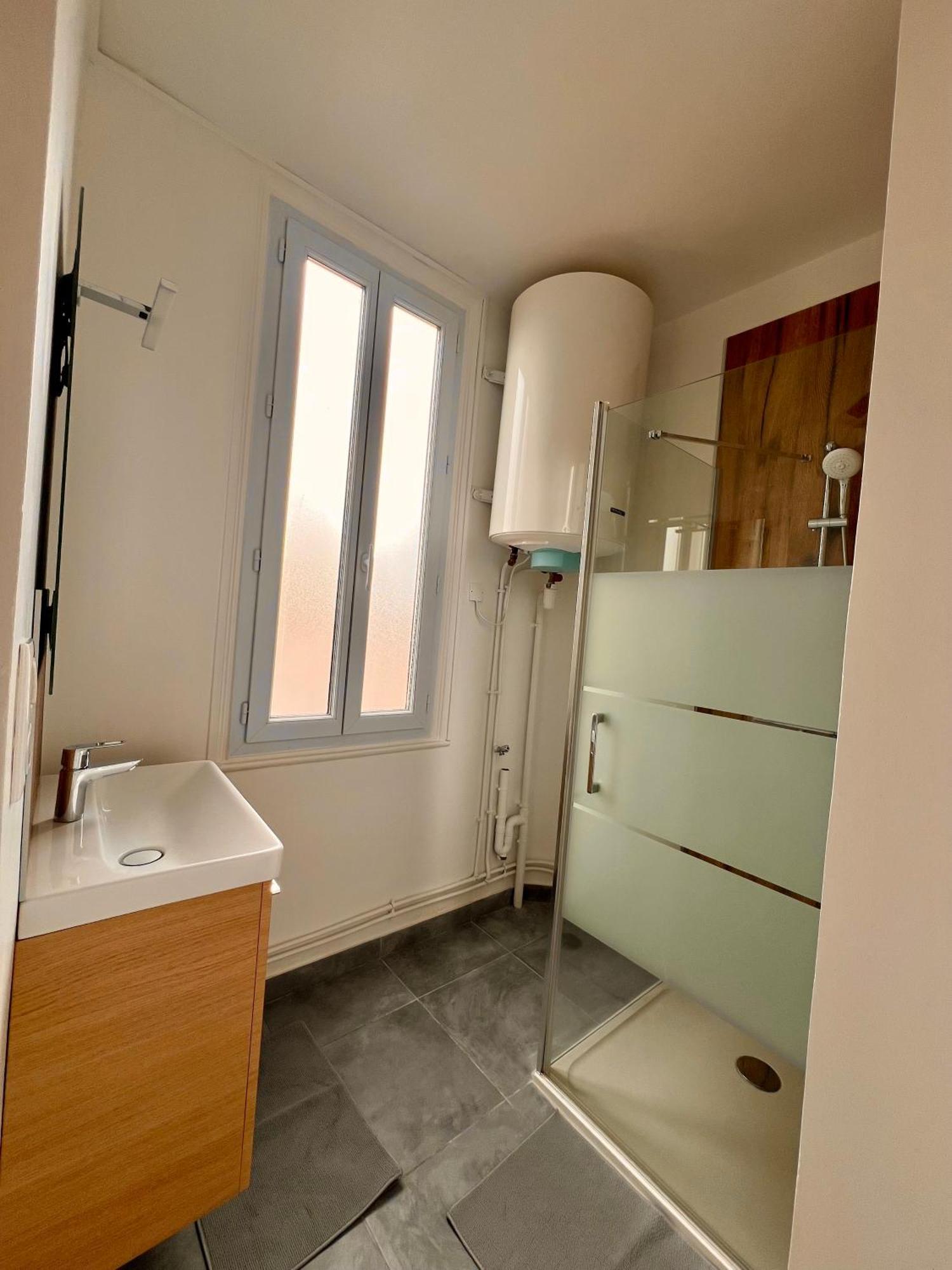 Studio 4 Pers Face Gare Sncf Appart Hotel Le Cygne D4 Μπουρζ Εξωτερικό φωτογραφία